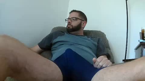 Snapshot of skinnydadbod chatting on 10, 10, 2025 B online show from 10, 10, 2025