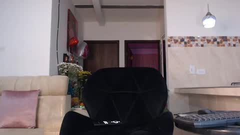 jesica online show from 5, 10, 2025