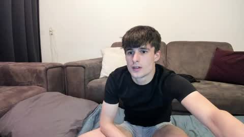 Snapshot of skinnyguywithbigd chatting on 14, 4, 2026 skinnyguywithbigd online show from 14, 4, 2026