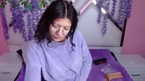 Snapshot of skinnyhorny_ chatting on 21, 12, 2024  SKINNYHORNY   online show from 21, 12, 2024