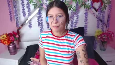 Snapshot of skinnyhorny_ chatting on 28, 1, 2025  SKINNYHORNY   online show from 28, 1, 2025