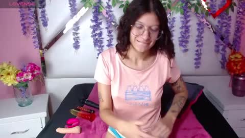Snapshot of skinnyhorny_ chatting on 31, 1, 2025  SKINNYHORNY   online show from 31, 1, 2025