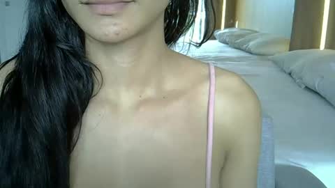 Snapshot of skinnykittencam chatting on 19, 10, 2025 skinnykittencam online show from 19, 10, 2025