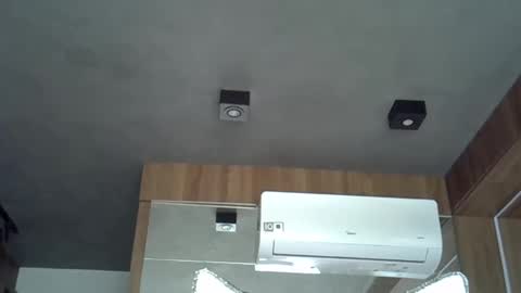 Snapshot of skinnykittencam chatting on 27, 10, 2025 skinnykittencam online show from 27, 10, 2025