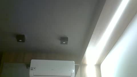 Snapshot of skinnykittencam chatting on 26, 11, 2025 skinnykittencam online show from 26, 11, 2025