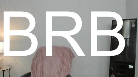 Skinnyladyy online show from 5, 3, 2025