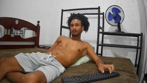 Skinny Latin Man online show from 30, 9, 2025