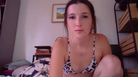 skinnysweettea40 online show from 22, 7, 2026