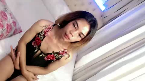 skinnytrans69 online show from 5, 5, 2026