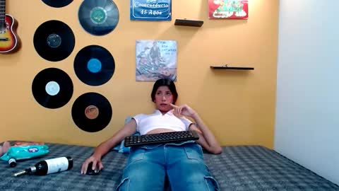 Snapshot of skinnyverus18 chatting on 12, 3, 2026 VERUS online show from 12, 3, 2026