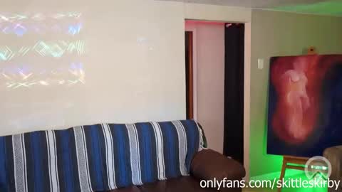 Snapshot of skittleskirby chatting on 3, 10, 2025 Skittles Kirby online show from 3, 10, 2025