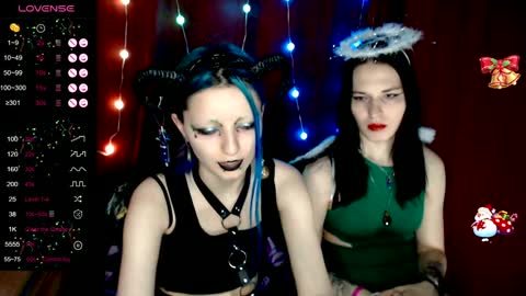 Snapshot of sky9669 chatting on 25, 12, 2024 Iska Im genderfluid theyheshenot use ht have reasons and Mia my t-gf sheher online show from 25, 12, 2024