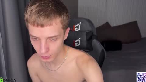 Snapshot of sky_hunter chatting on 23, 10, 2025 sky_hunter online show from 23, 10, 2025