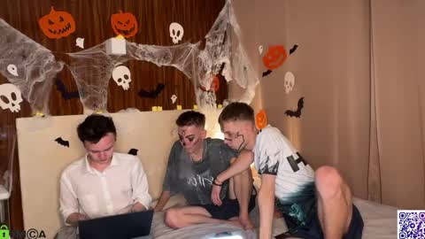 Snapshot of sky_hunter chatting on 31, 10, 2025 sky_hunter online show from 31, 10, 2025