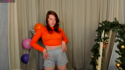 Snapshot of skye_shy chatting on 8, 1, 2025 Skye online show from 8, 1, 2025