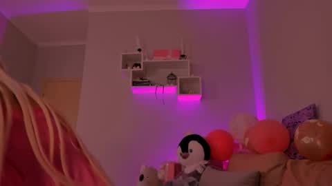 Snapshot of skyewavy chatting on 27, 2, 2025 online show from 27, 2, 2025