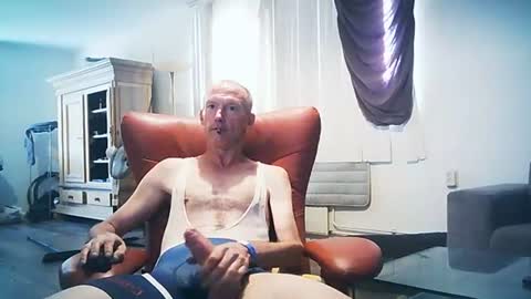MadOteC online show from 3, 8, 2026