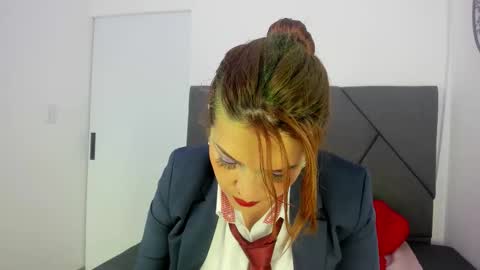 Snapshot of skylar__desire chatting on 27, 10, 2025 skylar__desire online show from 27, 10, 2025