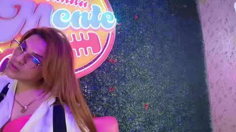 Snapshot of skylar__desire chatting on 28, 10, 2025 skylar__desire online show from 28, 10, 2025