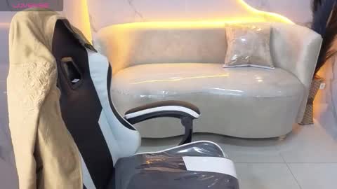 Snapshot of skyler_gracee_tx chatting on 21, 10, 2025 Live 800am 200pm COLOMBIAN HOUR online show from 21, 10, 2025