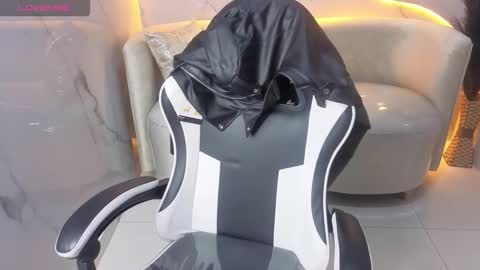 Snapshot of skyler_gracee_tx chatting on 27, 10, 2025 Live 800am 200pm COLOMBIAN HOUR online show from 27, 10, 2025