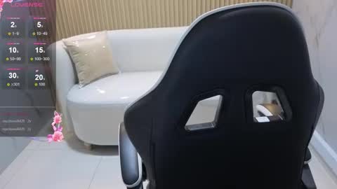 Snapshot of skyler_gracee_tx chatting on 8, 11, 2025 Live 800am 200pm COLOMBIAN HOUR online show from 8, 11, 2025