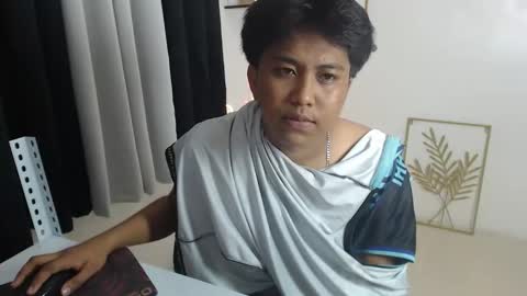 Snapshot of skyler_twinkx chatting on 7, 4, 2026 Skyler online show from 7, 4, 2026