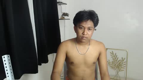 Snapshot of skyler_twinkx chatting on 9, 4, 2026 Skyler online show from 9, 4, 2026