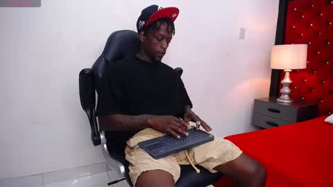 Snapshot of skylerbigxxx chatting on 26, 9, 2025 SKYLERBIGXXX online show from 26, 9, 2025