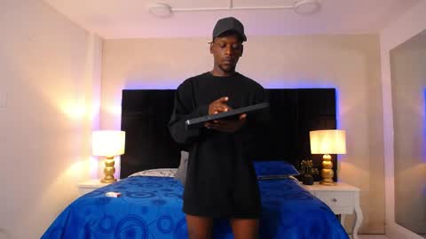 Snapshot of skylerbigxxx chatting on 29, 4, 2026 SKYLERBIGXXX online show from 29, 4, 2026