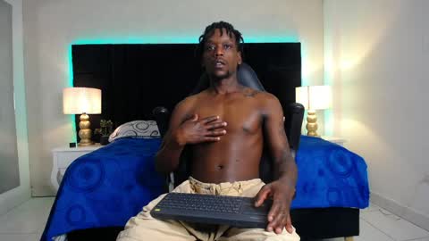 Snapshot of skylerbigxxx chatting on 30, 4, 2026 SKYLERBIGXXX online show from 30, 4, 2026
