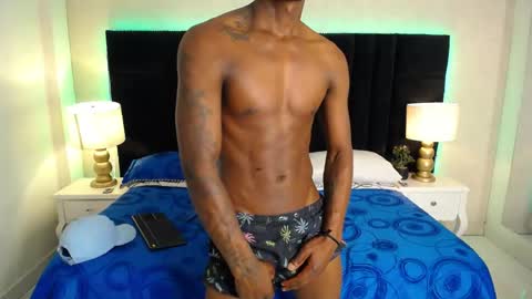 Snapshot of skylerbigxxx chatting on 19, 5, 2026 SKYLERBIGXXX online show from 19, 5, 2026