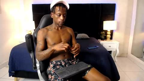 Snapshot of skylerbigxxx chatting on 23, 5, 2026 SKYLERBIGXXX online show from 23, 5, 2026
