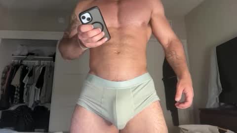 Skyler Flexes online show from 11, 5, 2026