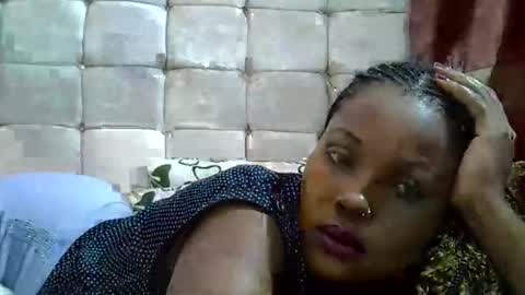 Snapshot of skylight_xoxo chatting on 2, 10, 2025 skylight_xoxo online show from 2, 10, 2025