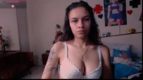 Snapshot of skyloverhot chatting on 17, 10, 2025 skyloverhot online show from 17, 10, 2025