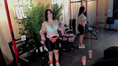 Snapshot of skyylee_ chatting on 31, 10, 2025 abby online show from 31, 10, 2025