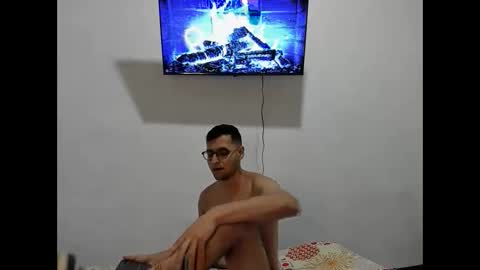 Snapshot of slayer19tm chatting on 19, 10, 2025 slayer19tm online show from 19, 10, 2025