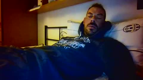 Snapshot of slevin1983 chatting on 16, 11, 2025 slevin online show from 16, 11, 2025