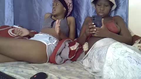 Snapshot of slim_alicia chatting on 29, 10, 2025 Alicia online show from 29, 10, 2025