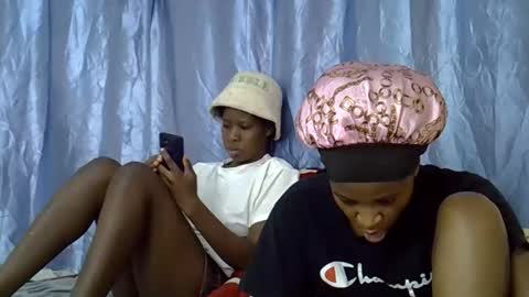 Snapshot of slim_alicia chatting on 3, 11, 2025 Alicia online show from 3, 11, 2025