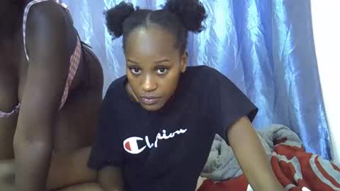 Snapshot of slim_alicia chatting on 7, 11, 2025 Alicia online show from 7, 11, 2025