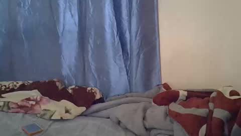 Snapshot of slim_alicia chatting on 8, 11, 2025 Alicia online show from 8, 11, 2025