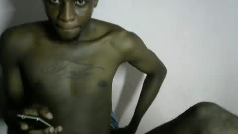 Snapshot of slim_long01 chatting on 5, 1, 2025 slim long01 online show from 5, 1, 2025