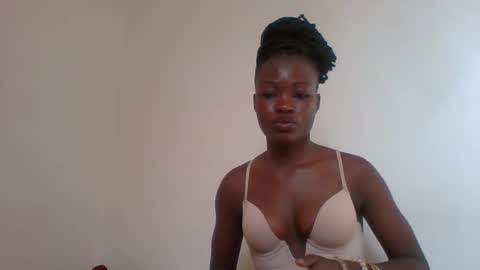 Snapshot of slimdiva chatting on 3, 11, 2025 slimdiva online show from 3, 11, 2025