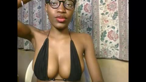 slimkatie__ online show from 9, 9, 2025