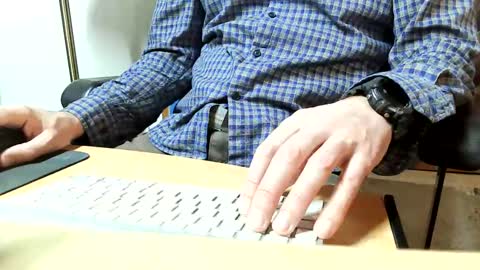 Snapshot of slogrow_uncut chatting on 12, 12, 2024 SlowGrow Uncut online show from 12, 12, 2024