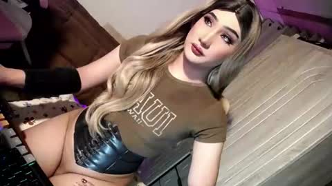 Snapshot of slut_bigcock chatting on 2, 7, 2026 Nathalie online show from 2, 7, 2026