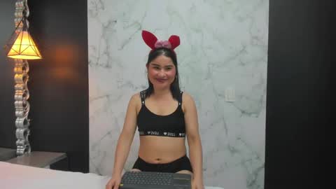 Snapshot of slut_milf4u chatting on 3, 10, 2025 Paola  online show from 3, 10, 2025