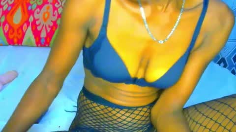Snapshot of sluttysam_ chatting on 6, 3, 2026 Sexyslutt online show from 6, 3, 2026